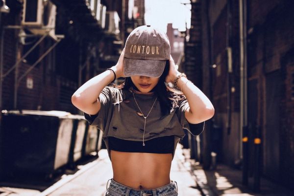 Découvrez les styles tendance avec une casquette plate idéale